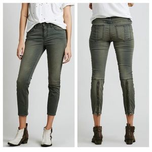 NWT’s Free people zipper back crop pant
